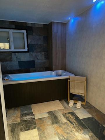 Appartement La Splenzia Spa Jacuzzi Wifi Clim Avignon Luaran gambar